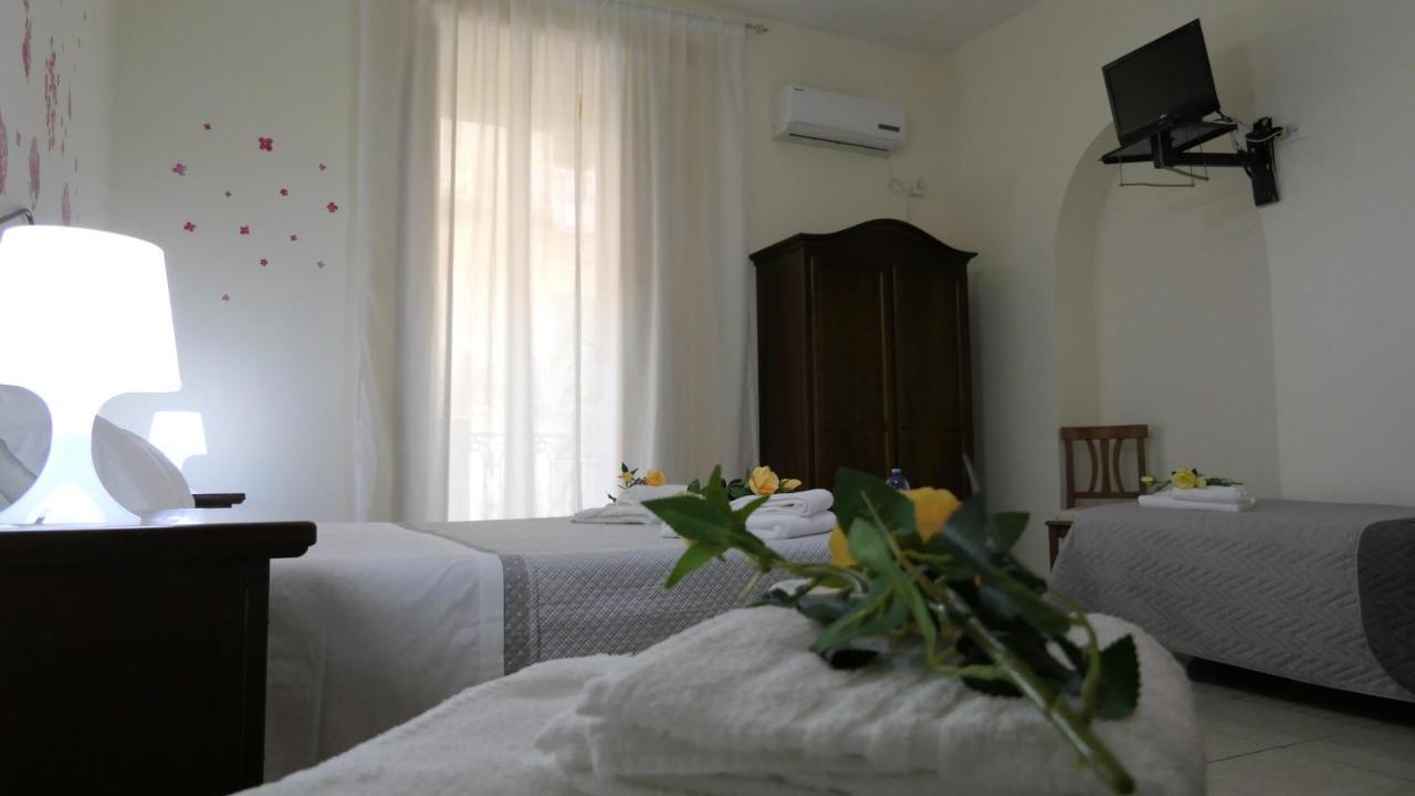 B&B Dimora Cirillo Neapel Exterior foto